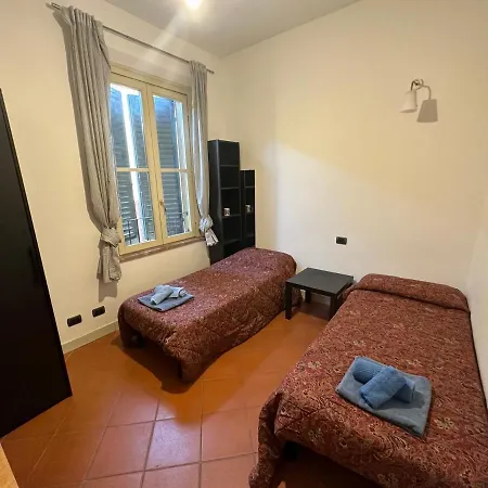 بيت ضيافة Asaproom-modena Centro *